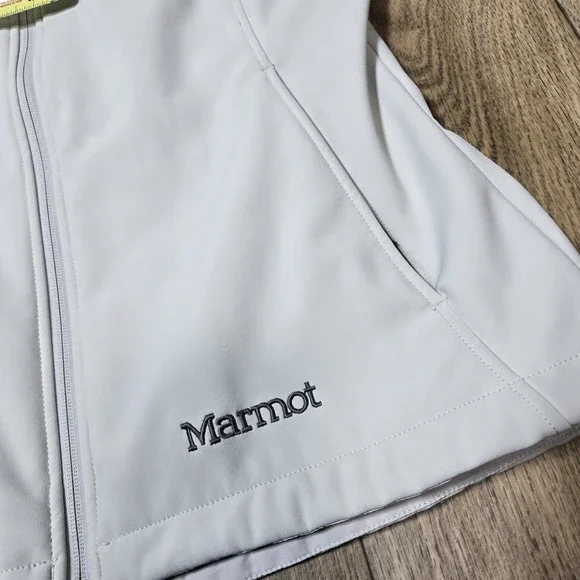 Marmot Women's Ski Jacket in Light Gray - Picture 4 of 10